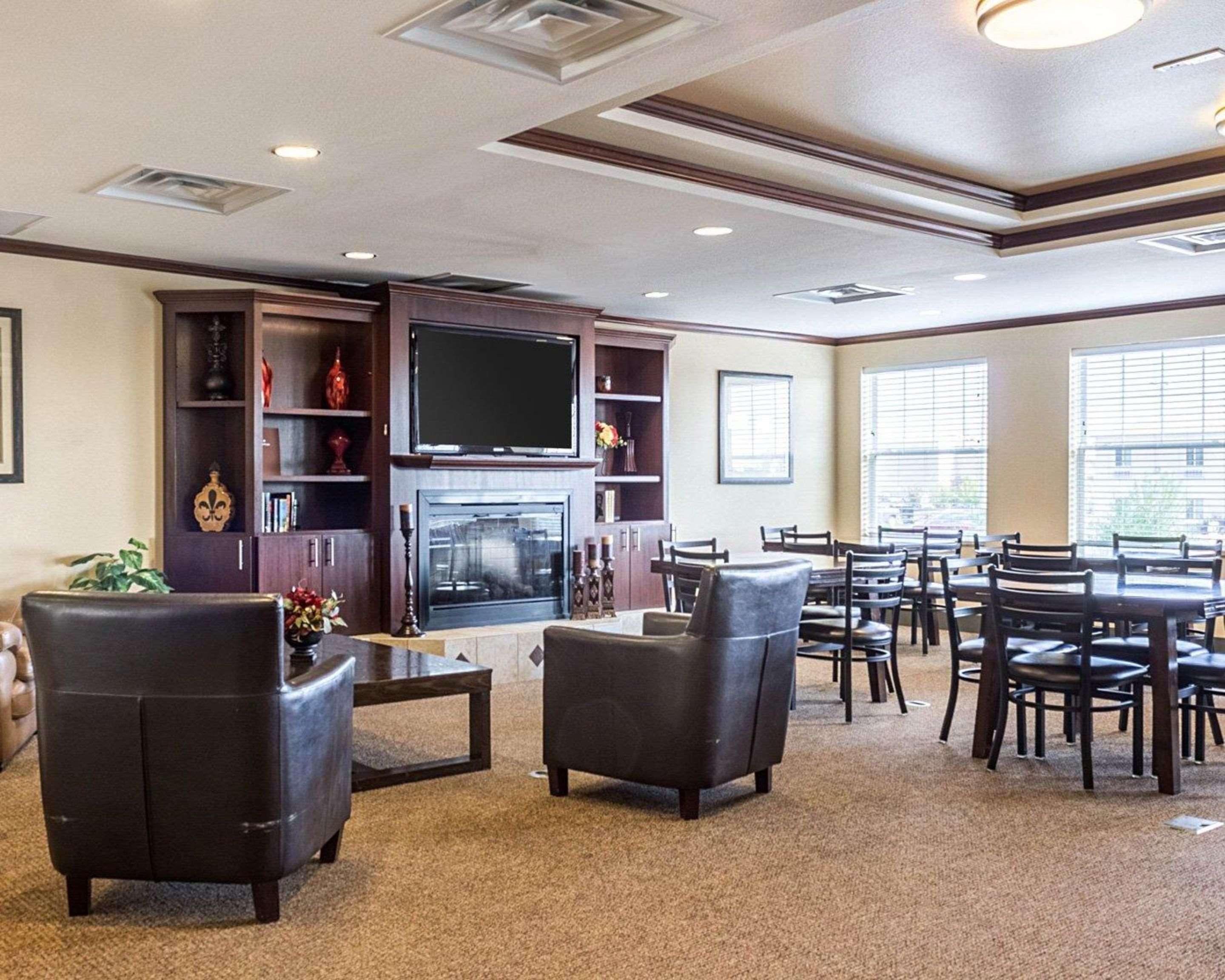 Mainstay Suites Minot Ngoại thất bức ảnh
