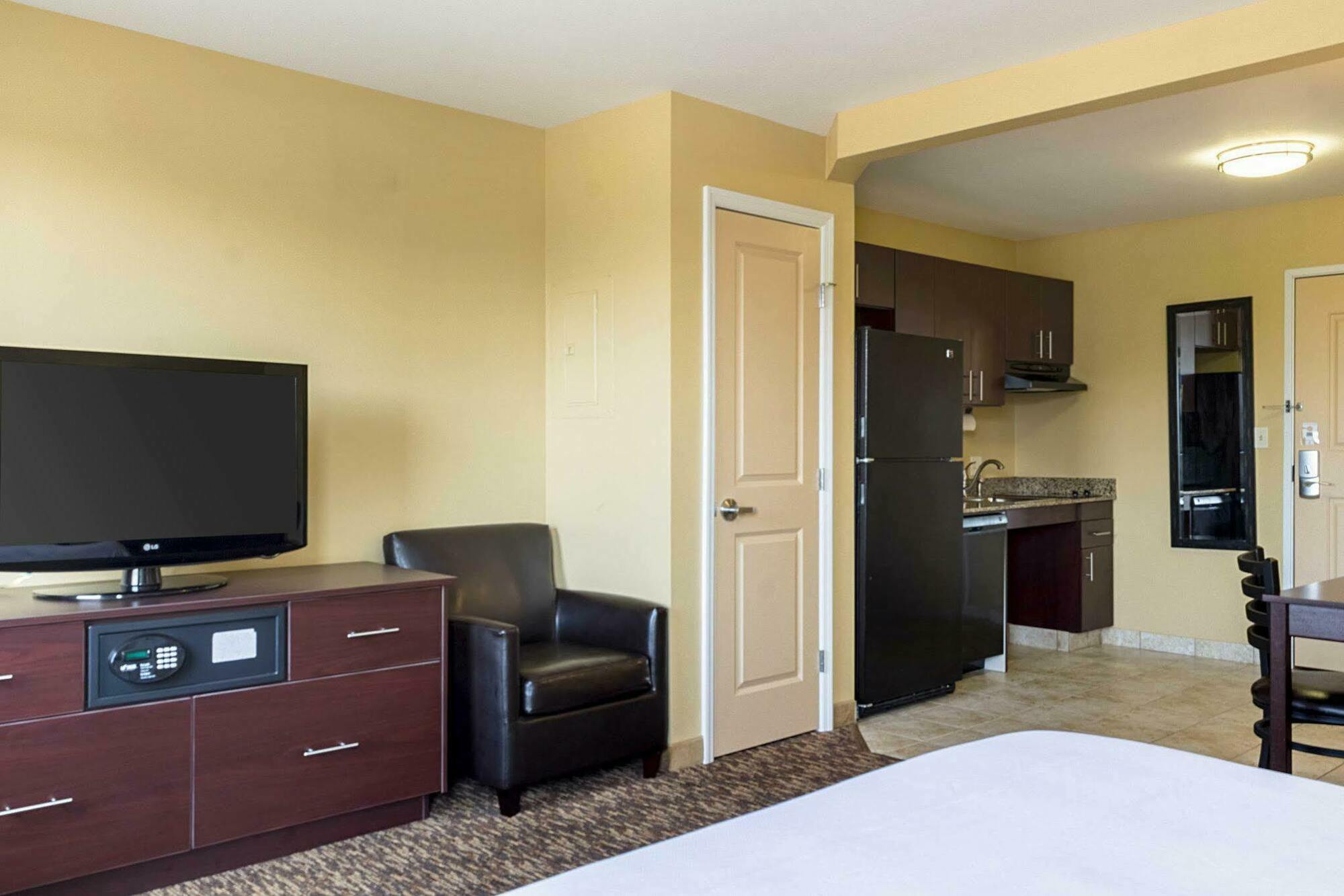 Mainstay Suites Minot Ngoại thất bức ảnh
